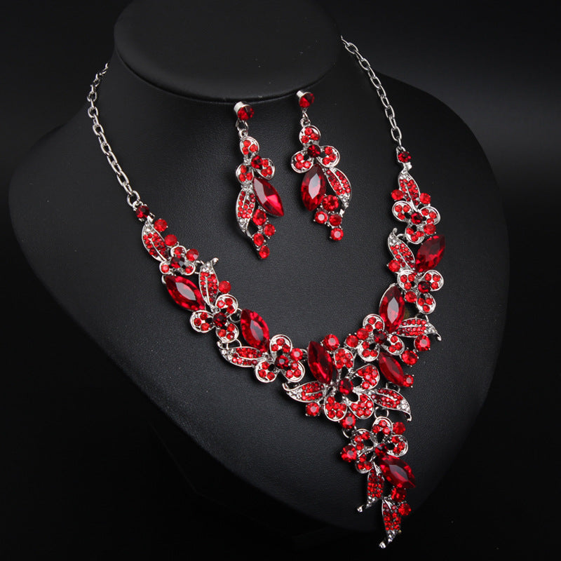 Hot-selling European and American jewelry set crystal necklace short collarbone fashion