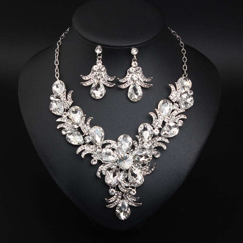 New style super flash flower European and American crystal necklace earrings set dress bride