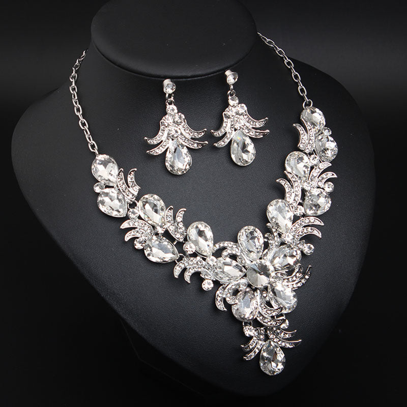 New style super flash flower European and American crystal necklace earrings set dress bride