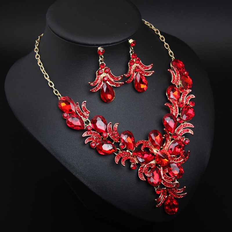 New style super flash flower European and American crystal necklace earrings set dress bride