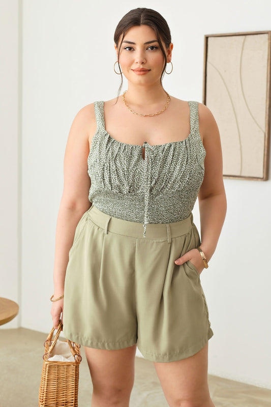 Women Zenobia Plus Size Half Elastic Waist Shorts with Pockets