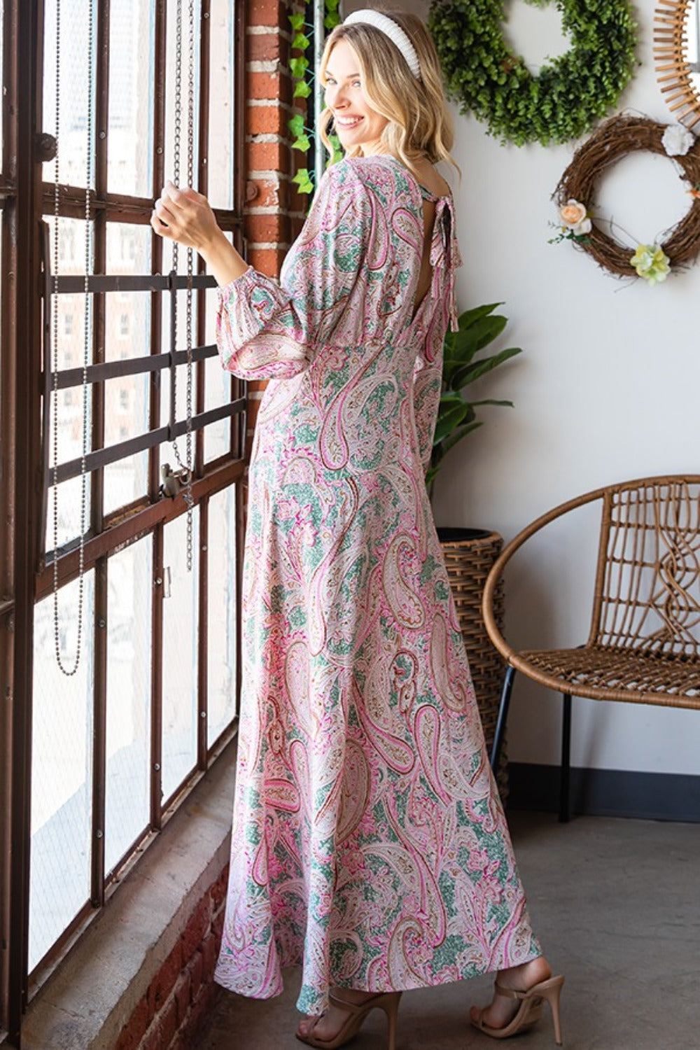 Women's First Love Paisley Print Tie-Back Long Sleeve Maxi Dress