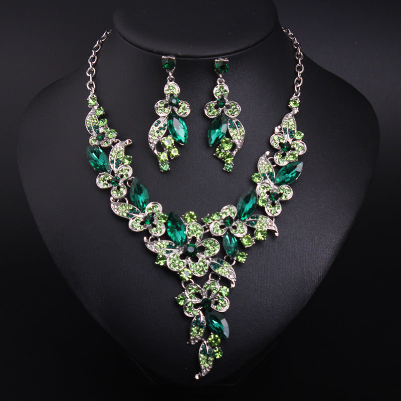 Hot-selling European and American jewelry set crystal necklace short collarbone fashion