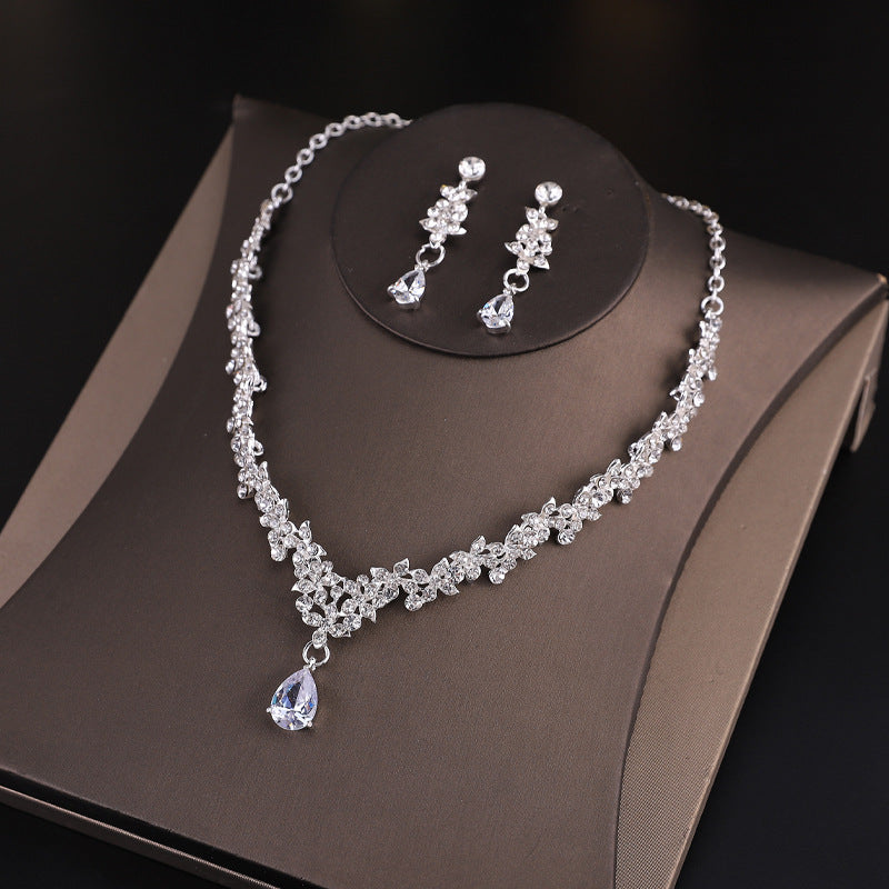 Zircon necklace and earrings two-piece set with diamonds