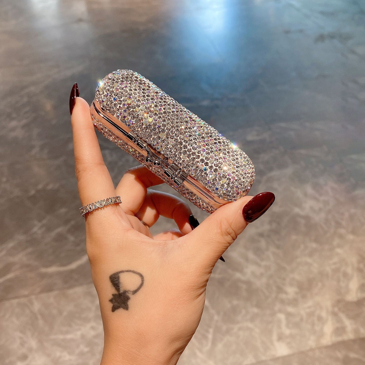 Shiny Rhinestones Lipstick Case With Mirror Diamonds Clip Portable Travel Universal Holder Storage Box Dust-proof Women Gifts