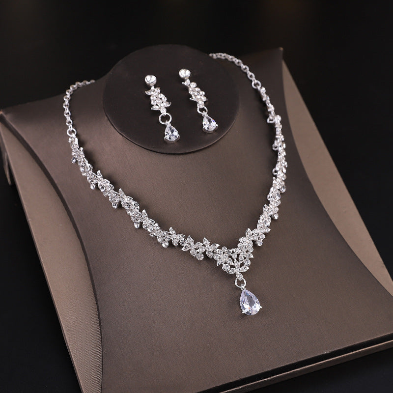 Zircon necklace and earrings two-piece set with diamonds