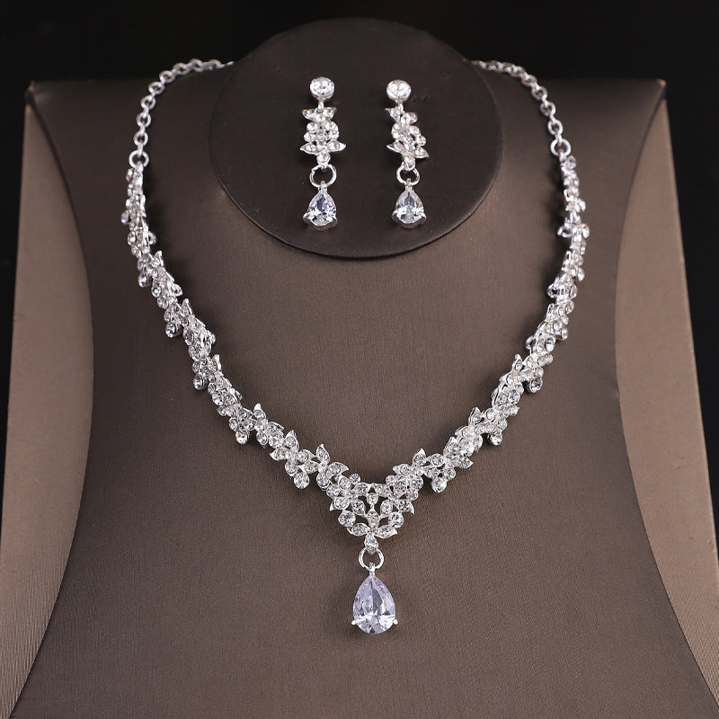 Zircon necklace and earrings two-piece set with diamonds