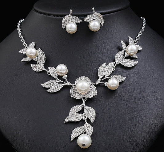 Crystal Bride Jewelry Set Rhinestone Silver-plated Wedding Dress Banquet Necklace Earring Set Ladies Jewelry Gift