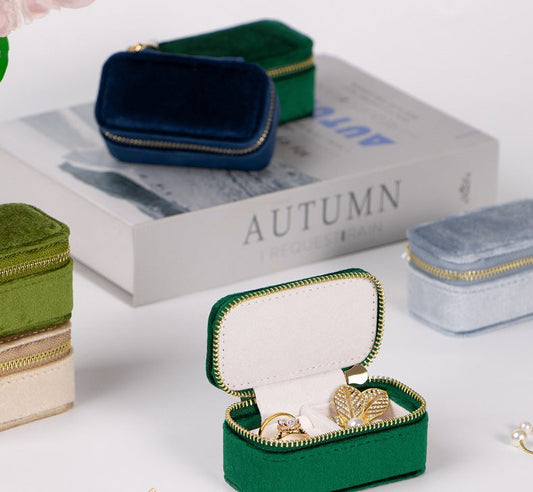 Mini Ring Organizer, Velvet Ring Box, Gorgeous Vintage Ring Box, Premium Ring Carrying Case