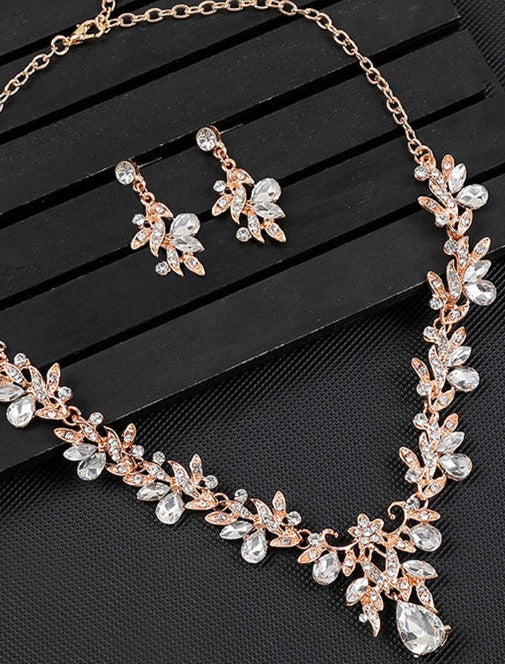 Jewelry set with artificial crystal earrings and necklace, suitable for women to attend parties