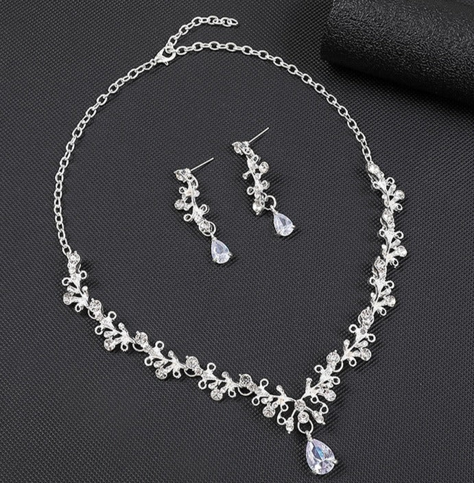 Bridal wedding dress necklace earrings set women's clip zircon series diamond crystal clavicle chain evening accessories