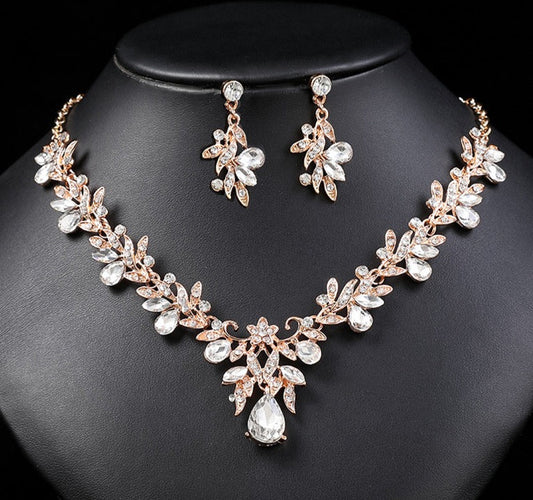 Jewelry set with artificial crystal earrings and necklace, suitable for women to attend parties