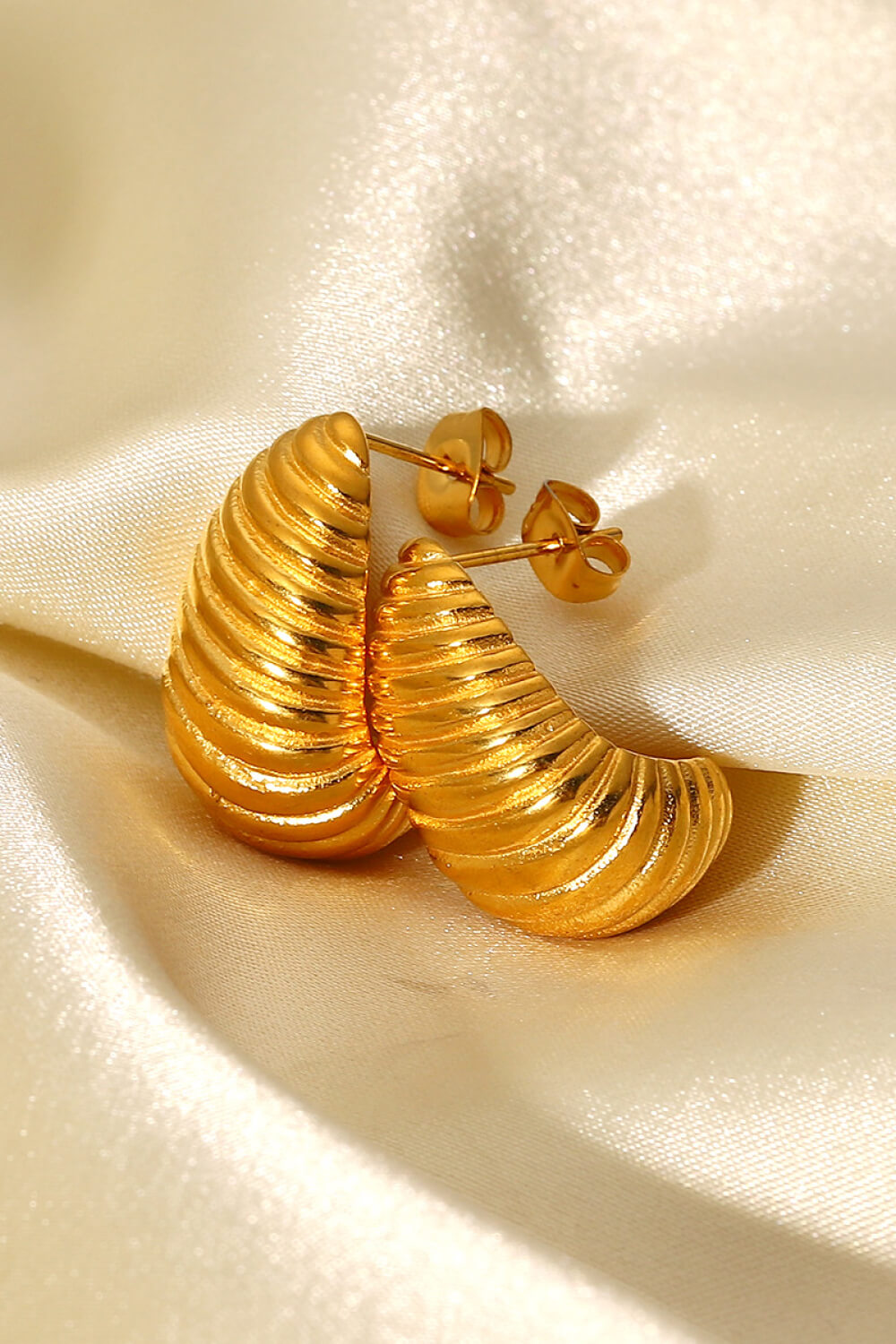 Women's Shell Shore Spiral Stud Earrings