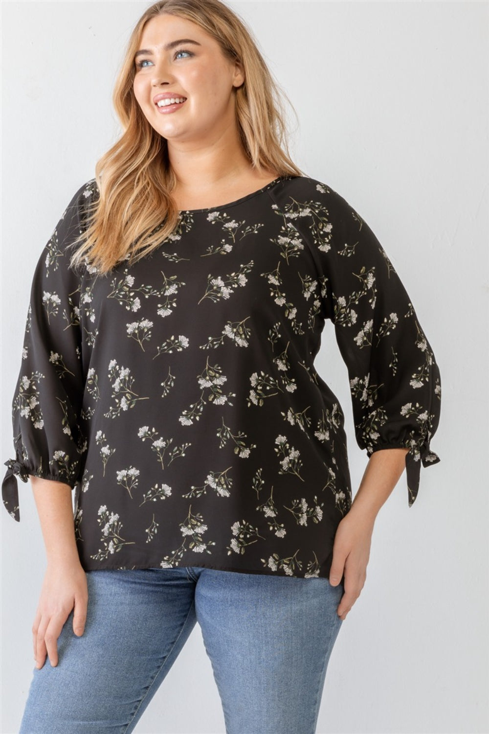 Women's Plus Size Floral Round Neck Blouse