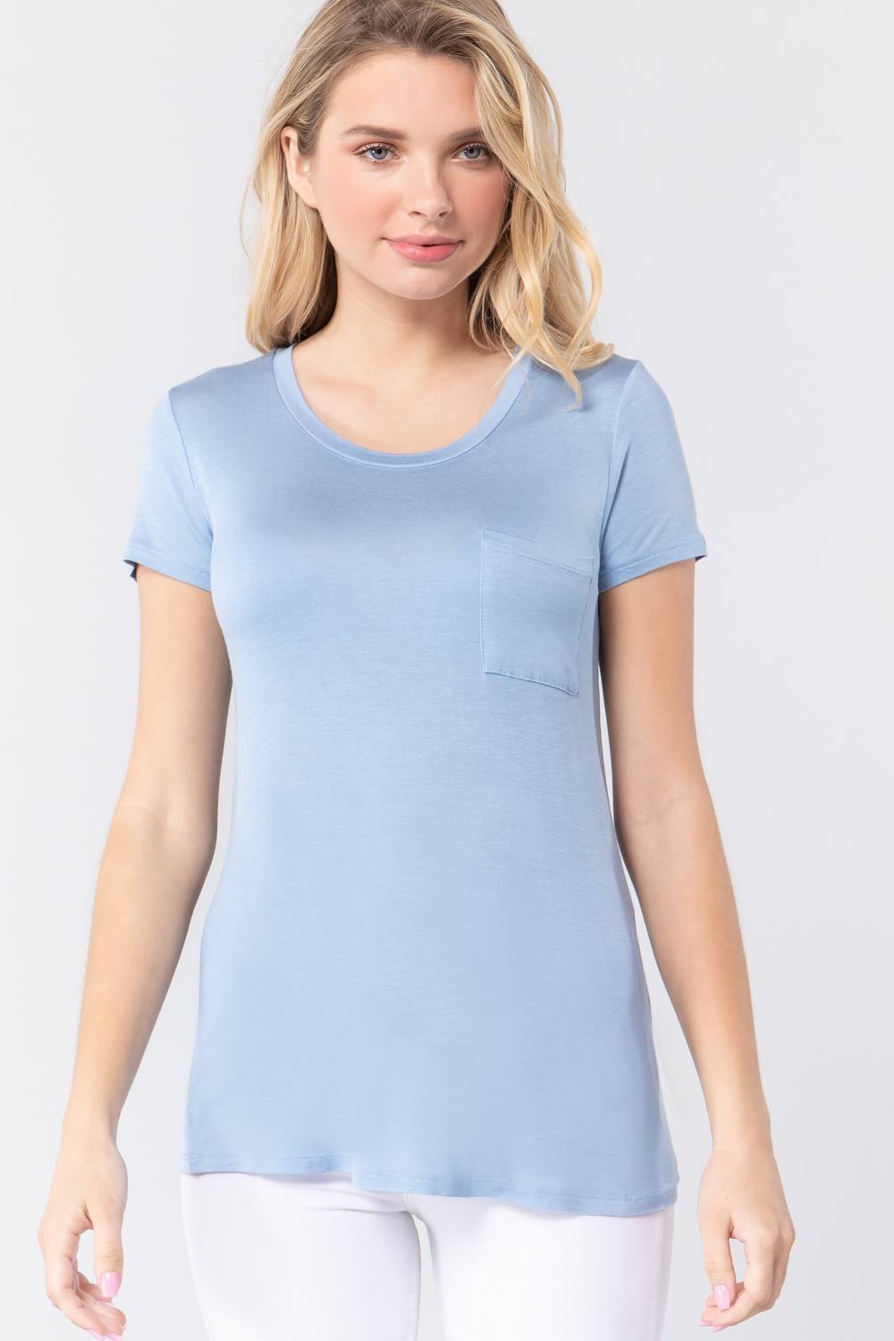 Women's Short Sleeve Scoop Neck Top With Pocket