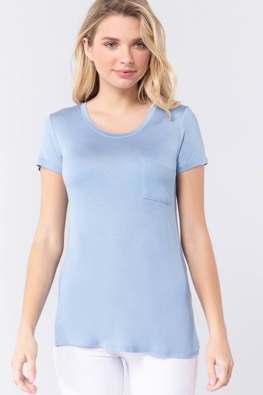 Women's Short Sleeve Scoop Neck Top With Pocket