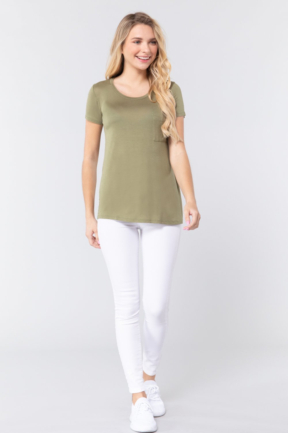 Women's Short Sleeve Scoop Neck Top With Pocket