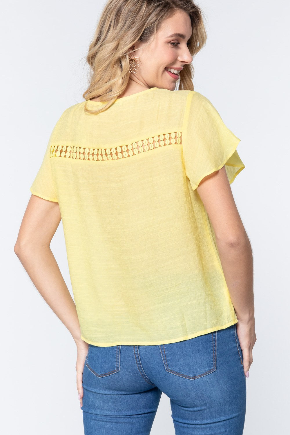 Women's Short Ruffle Slv V-neck Woven Top