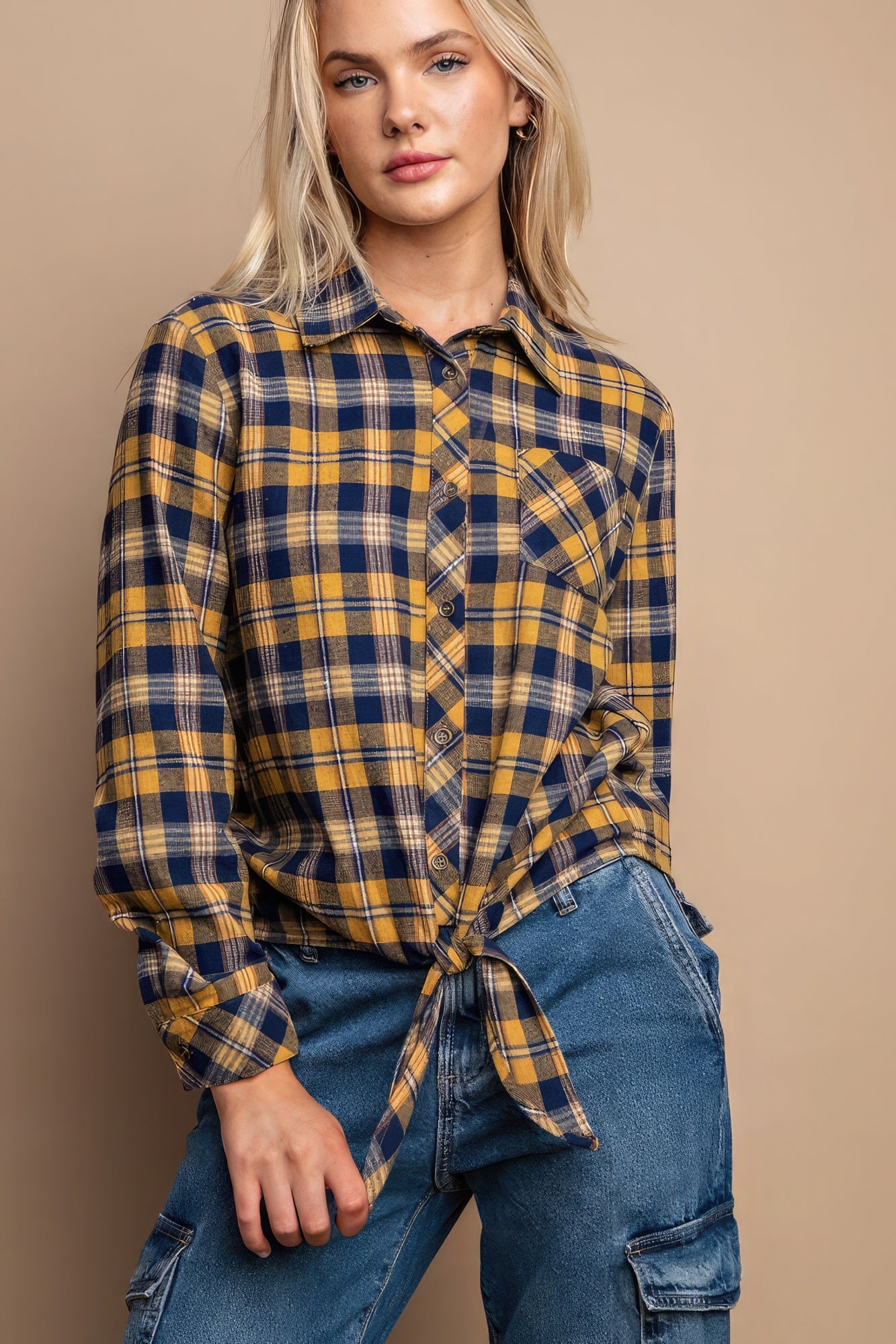 Women's Tie Front Button Down Plaid Shirt With Front Pocket